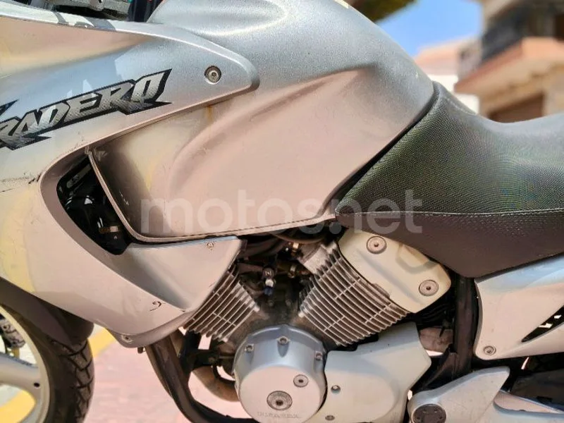 Honda XL125V Varadero - Vista 7