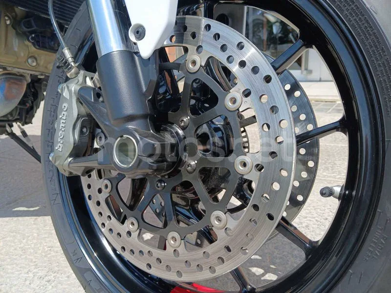 Ducati Monster - Vista 11