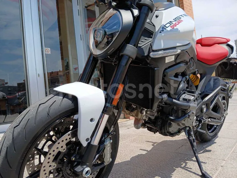 Ducati Monster - Vista 6
