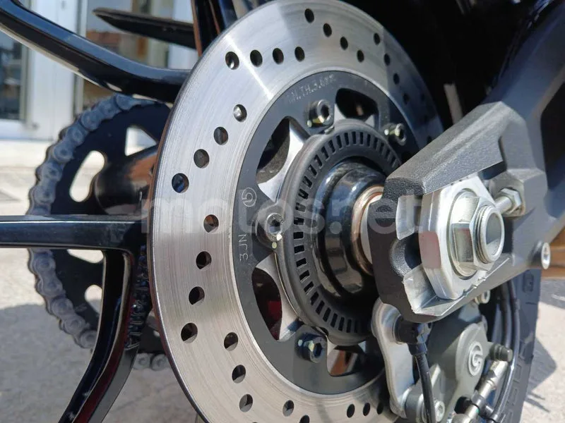 Ducati Monster - Vista 9
