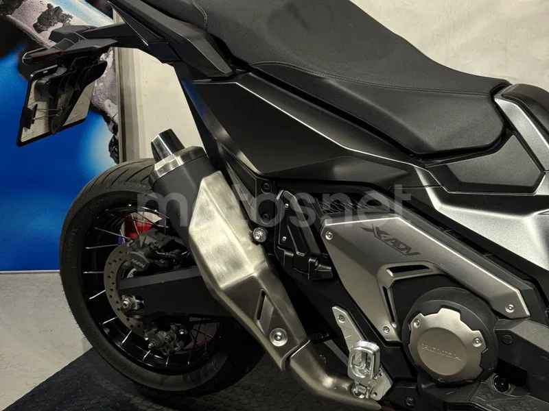 Honda X-ADV - Vista 4