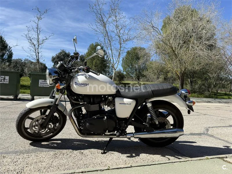 Triumph Bonneville - Vista 4