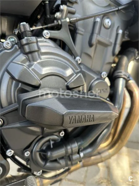 Yamaha MT-07 - Vista 8