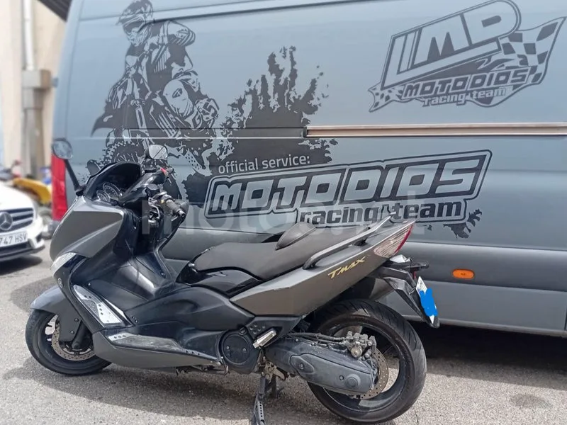 Yamaha TMAX 500 - Vista 3