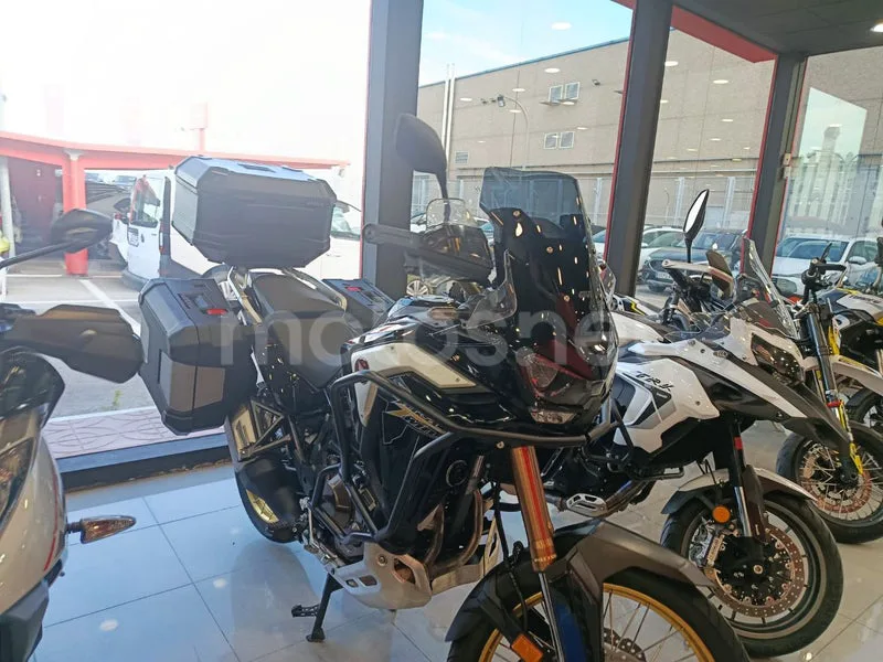 Honda CRF1100L Africa Twin - Vista 13