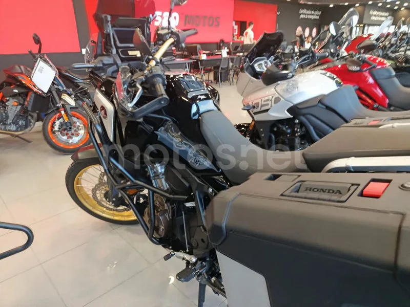 Honda CRF1100L Africa Twin - Vista 7