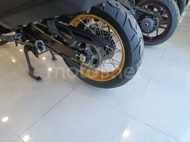 Honda CRF1100L Africa Twin - Vista 8