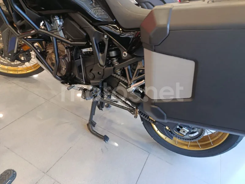 Honda CRF1100L Africa Twin - Vista 9
