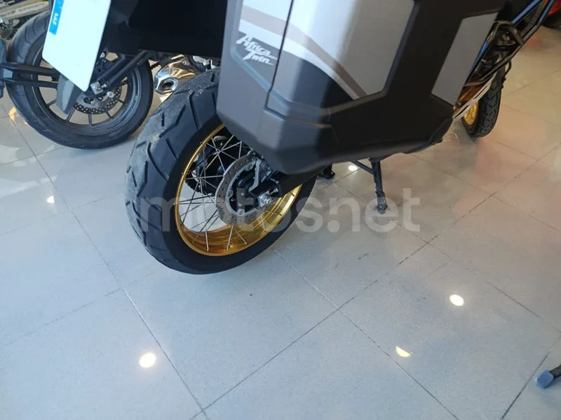 Honda CRF1100L Africa Twin - Vista 10