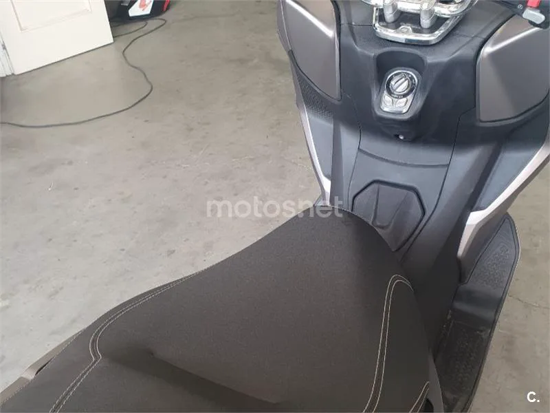 QJ Motor MTX 125 - Vista 5