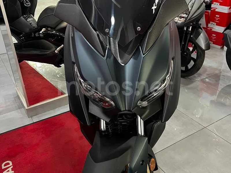 Yamaha XMAX 125 - Vista 4
