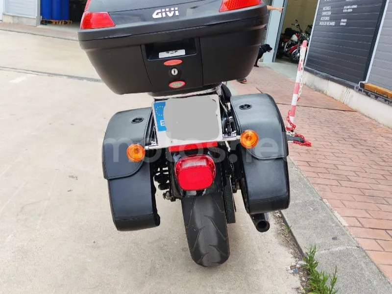 Harley-Davidson SuperLow - Vista 9