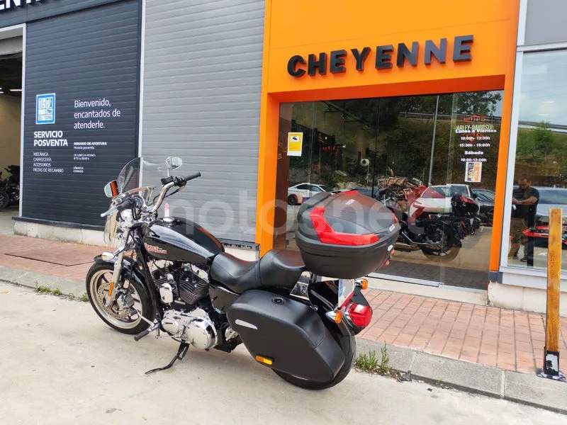 Harley-Davidson SuperLow - Vista 10