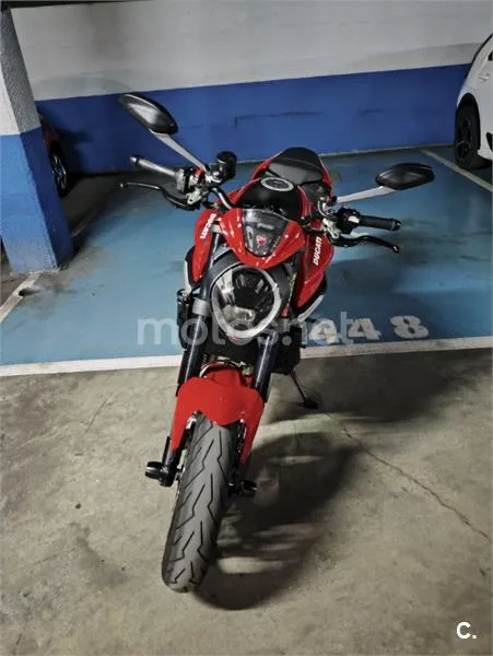 Ducati Monster - Vista 3