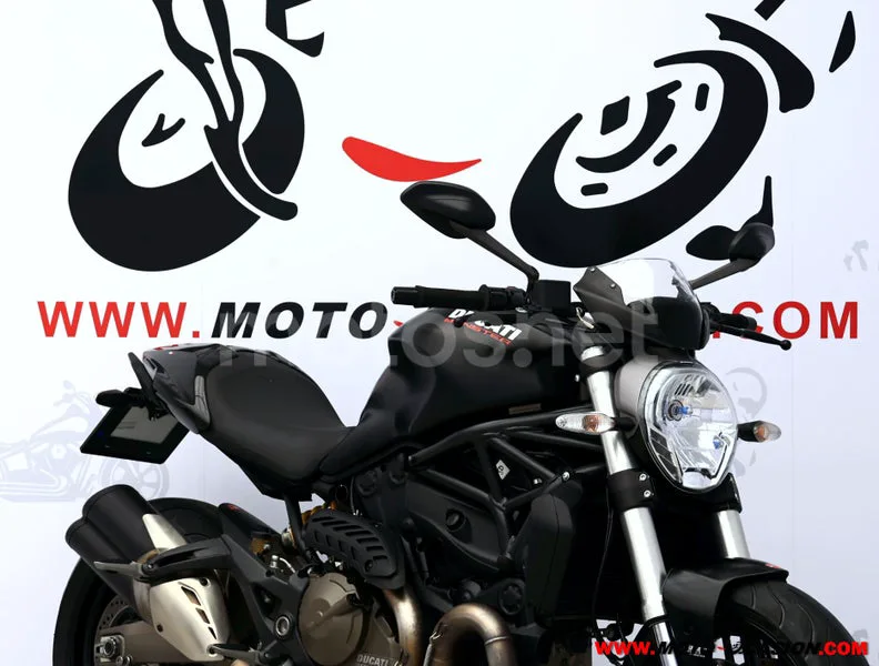 Ducati Monster 821 - Vista 4