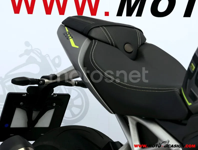 Triumph Speed Triple - Vista 11