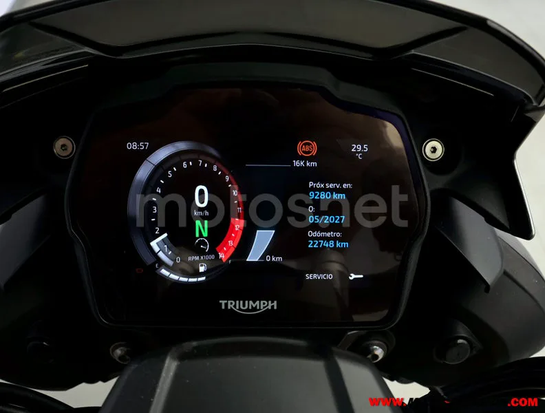 Triumph Speed Triple - Vista 6