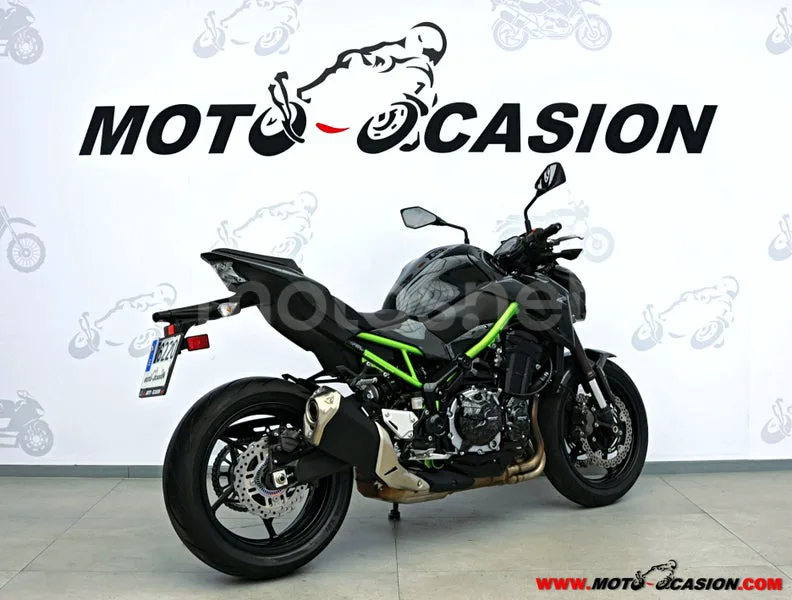 Kawasaki Z900 - Vista 3