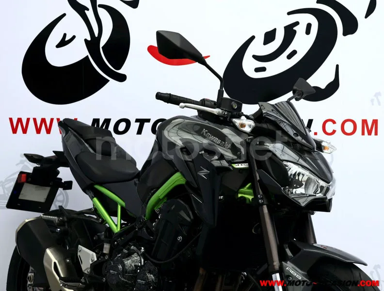 Kawasaki Z900 - Vista 4