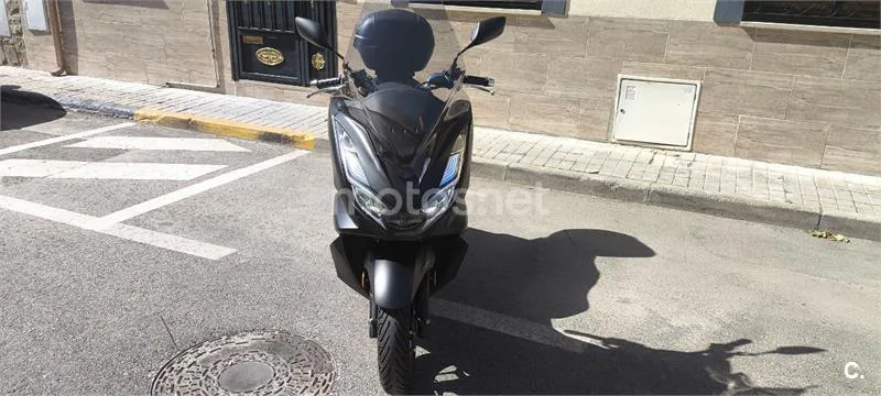 Honda PCX125 - Vista 4
