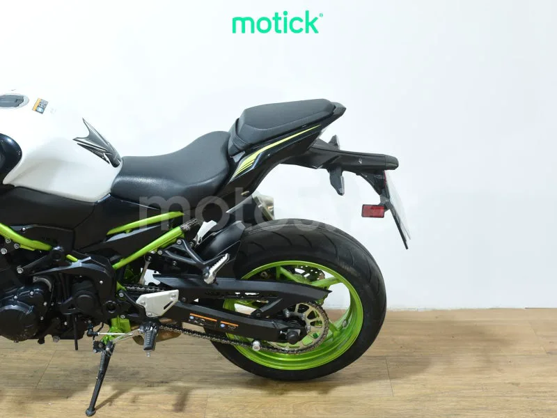 Kawasaki Z900 - Vista 9