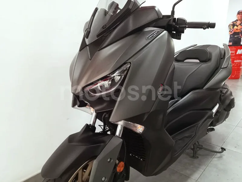 Yamaha XMAX 400 - Vista 3