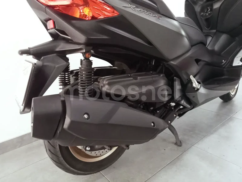 Yamaha XMAX 400 - Vista 9