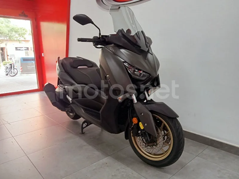Yamaha XMAX 400 - Vista 10