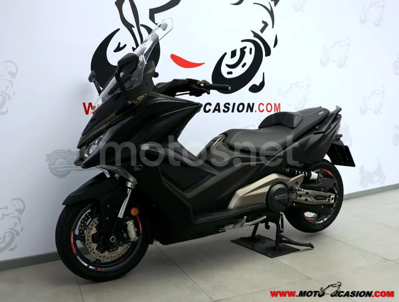 Kymco AK 550 - Vista 8