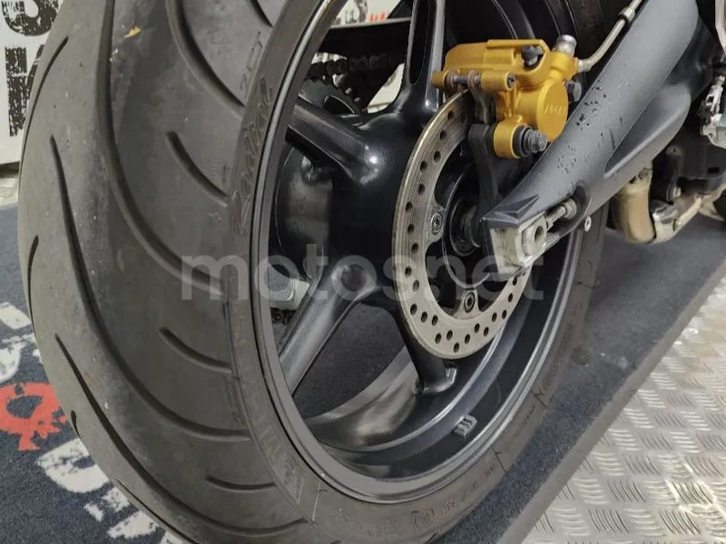 Triumph Street Triple 675 - Vista 4