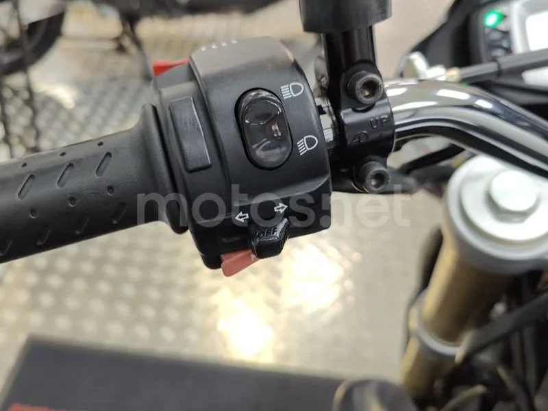 Triumph Street Triple 675 - Vista 7