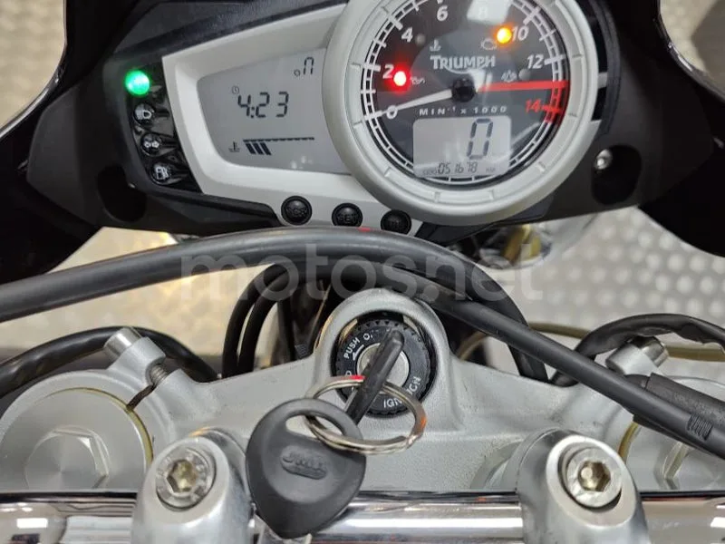 Triumph Street Triple 675 - Vista 10