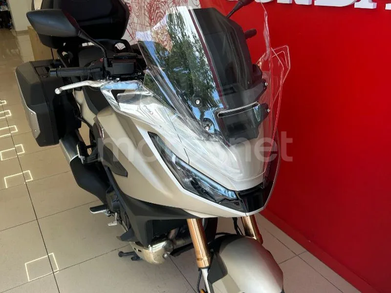 Honda NT1100 - Vista 3