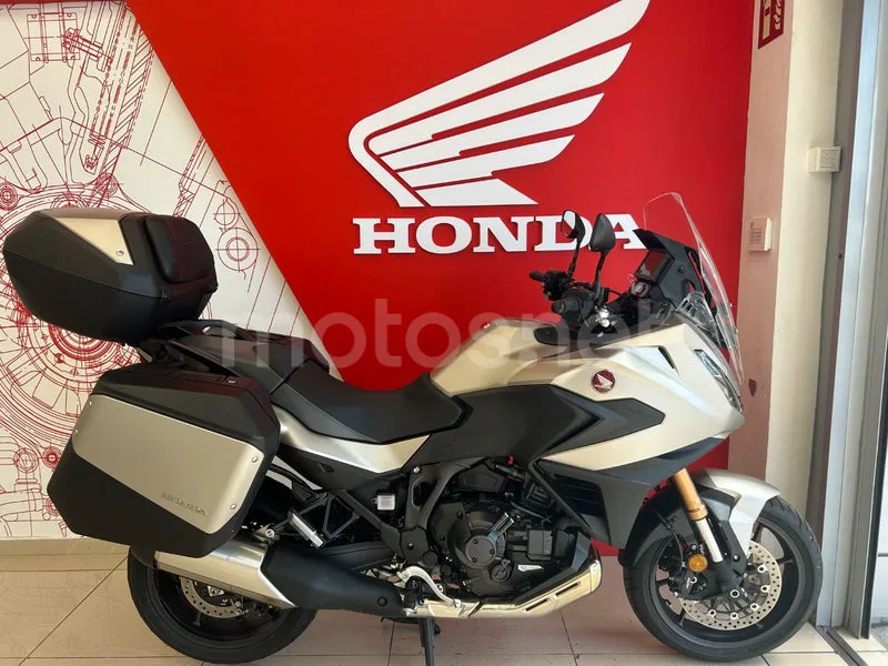 Honda NT1100 - Vista 4