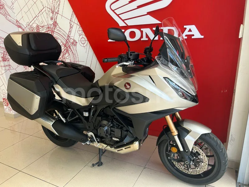 Honda NT1100 - Vista 5