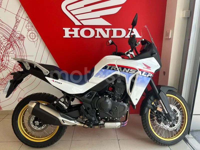Honda XL750 Transalp - Vista 4
