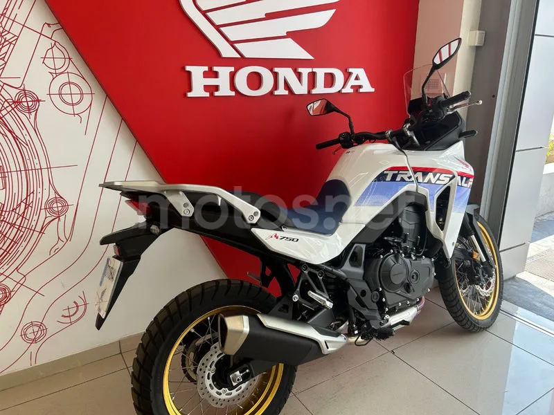 Honda XL750 Transalp - Vista 6