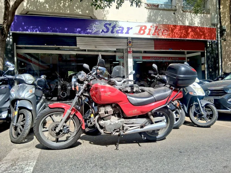 Honda CB250F 990 € 1999 Barcelona - 1