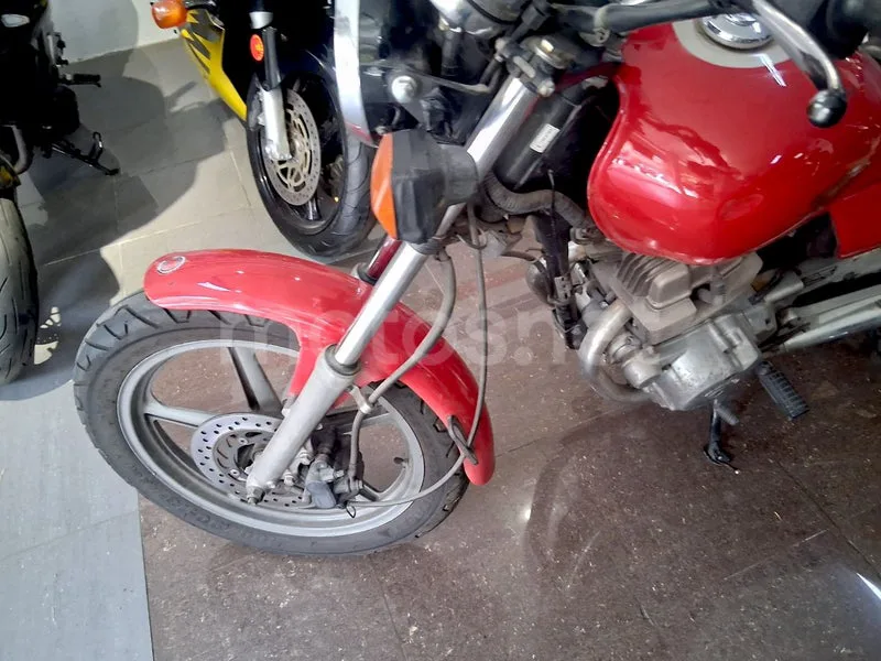 Honda CB250F - Vista 13