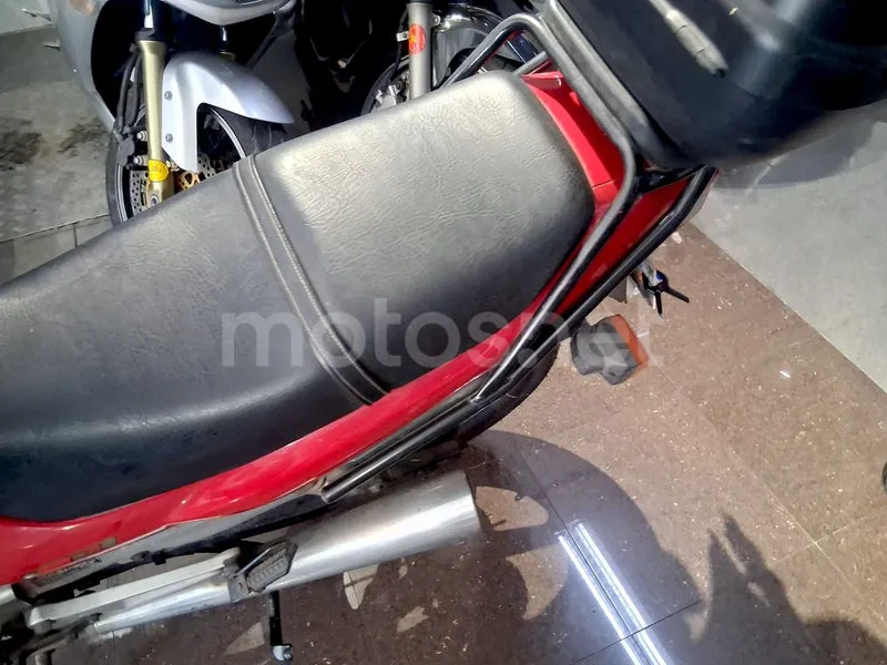 Honda CB250F - Vista 15