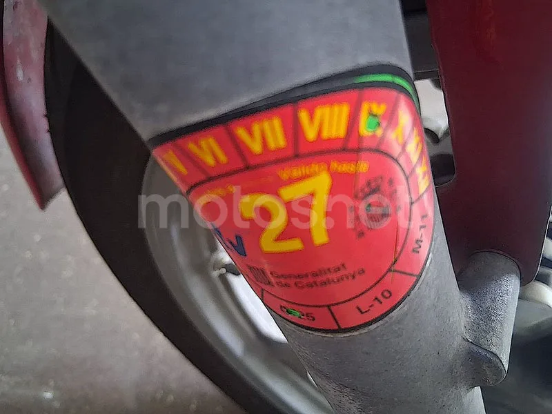 Honda CB250F - Vista 16