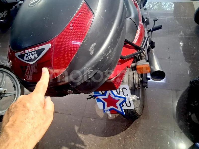 Honda CB250F - Vista 17