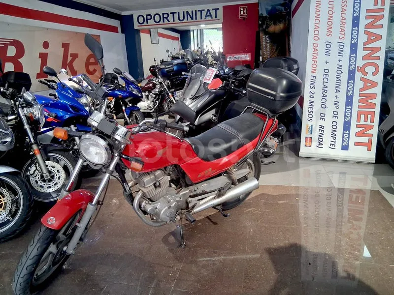 Honda CB250F - Vista 19
