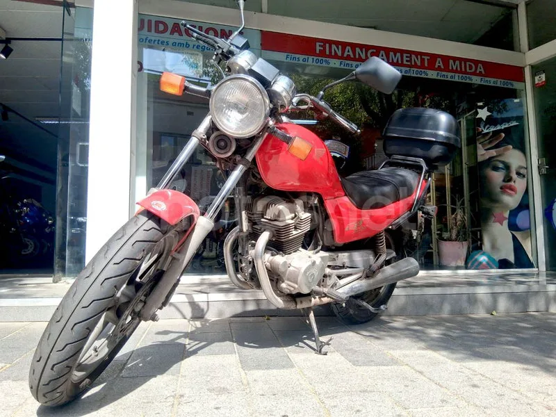 Honda CB250F - Vista 3