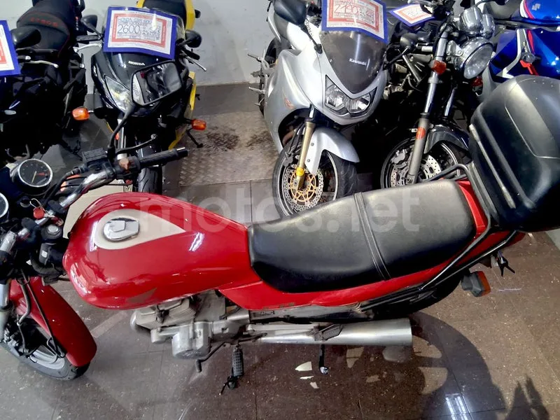 Honda CB250F - Vista 10