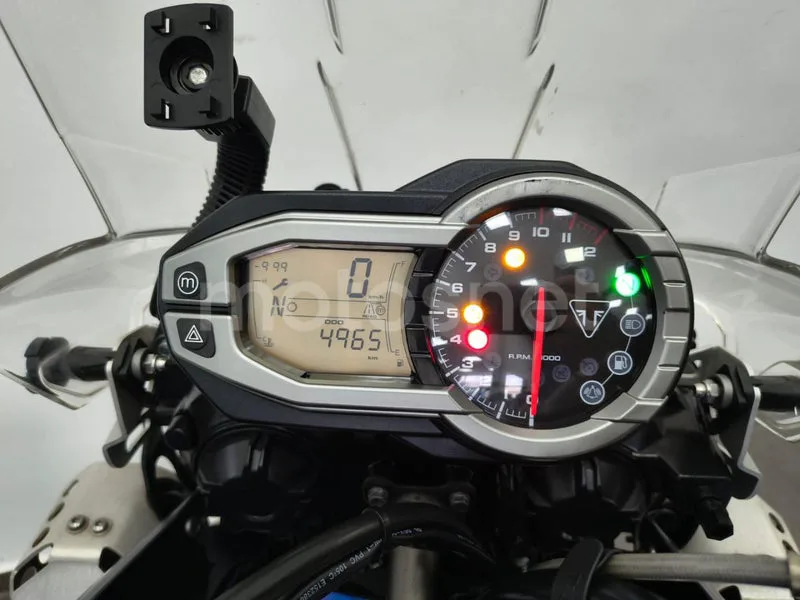 Triumph Tiger 800 XR - Vista 10