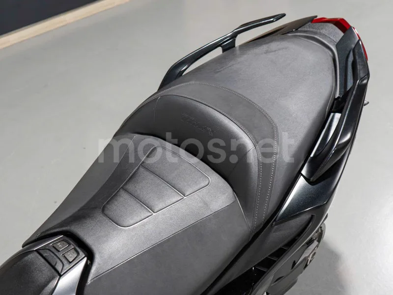 Yamaha TMAX 560 - Vista 14