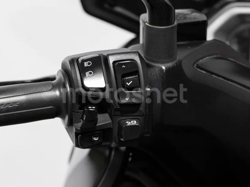 Yamaha XMAX 300 - Vista 15