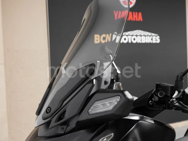 Yamaha XMAX 300 - Vista 16
