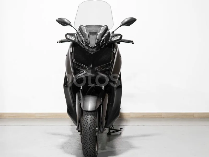 Yamaha XMAX 300 - Vista 3